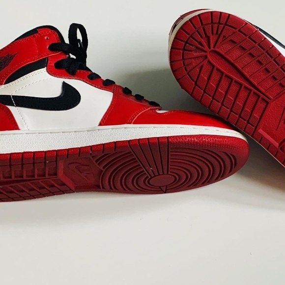 Air Jordan 1 Retro High Chicago 2013 - Picture 5 of 8